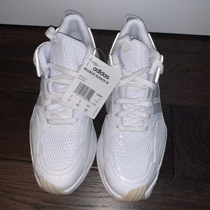 Adidas Magnur Runners - WHITE